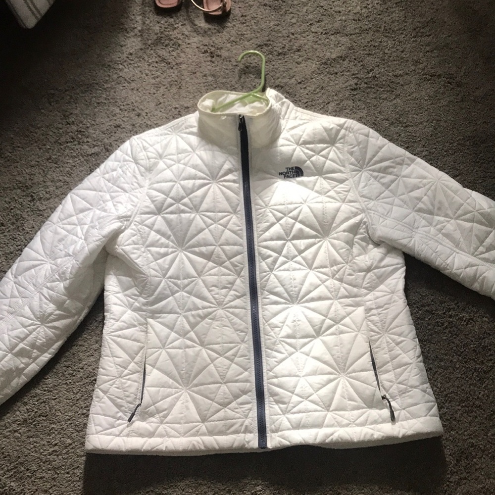 Women’s North Face lightweight winter coat